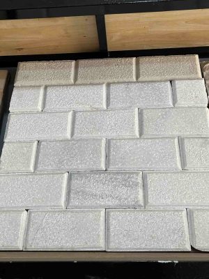 Đá ốp tường băm trắng muối