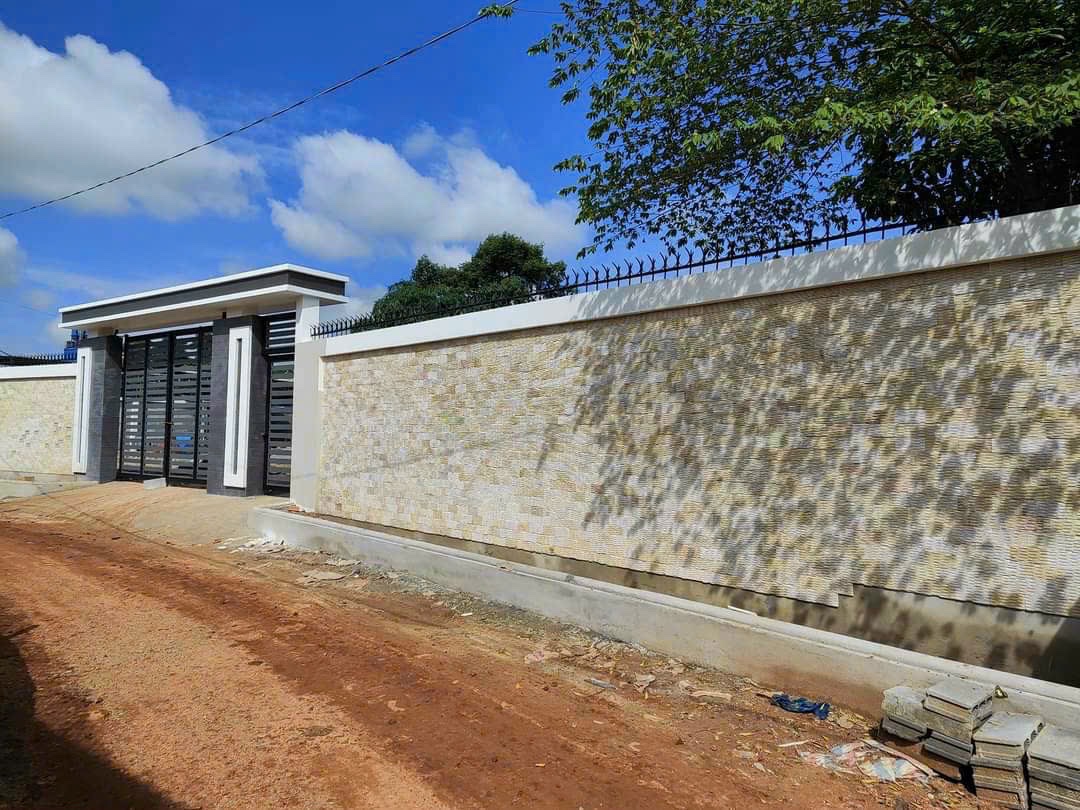 Đá răng lược vàng 10x20 ốp tường trang trí