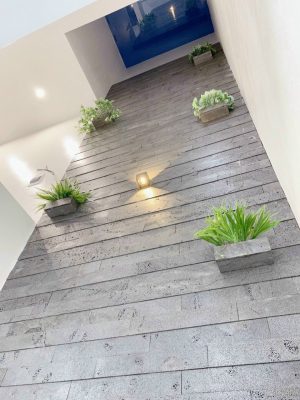 đá tổ ong ốp giếng trời