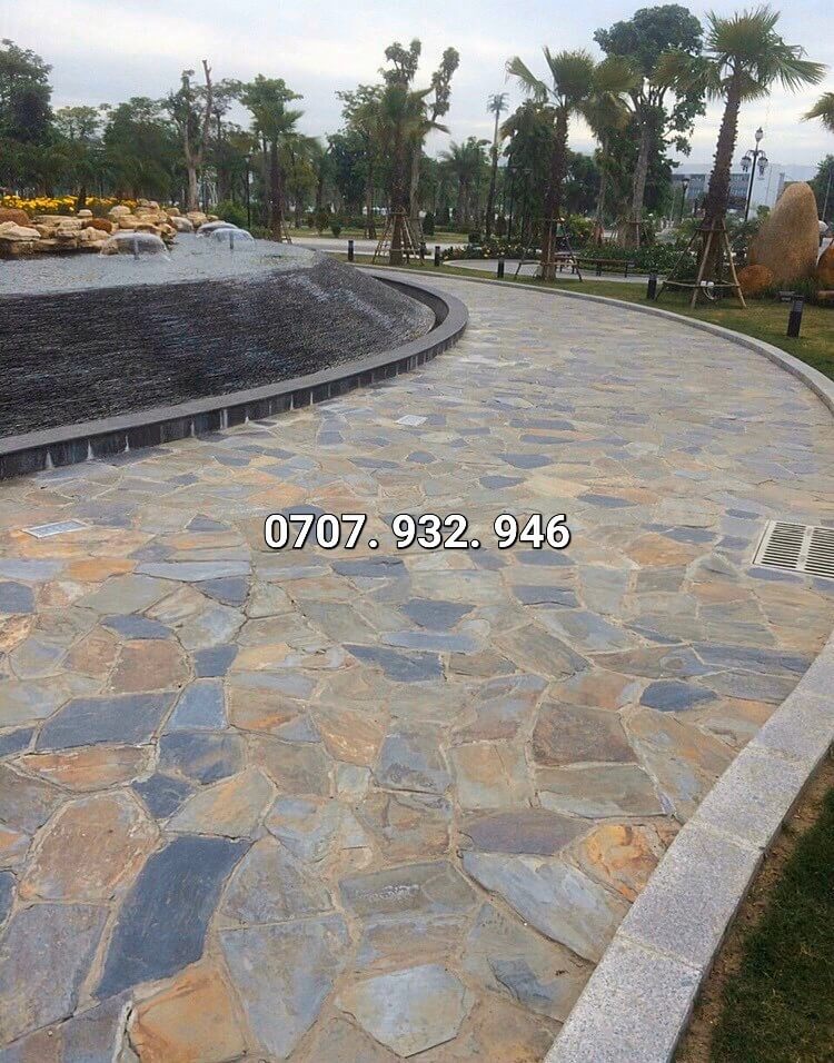Đá chẻ rối bao lát sân 1