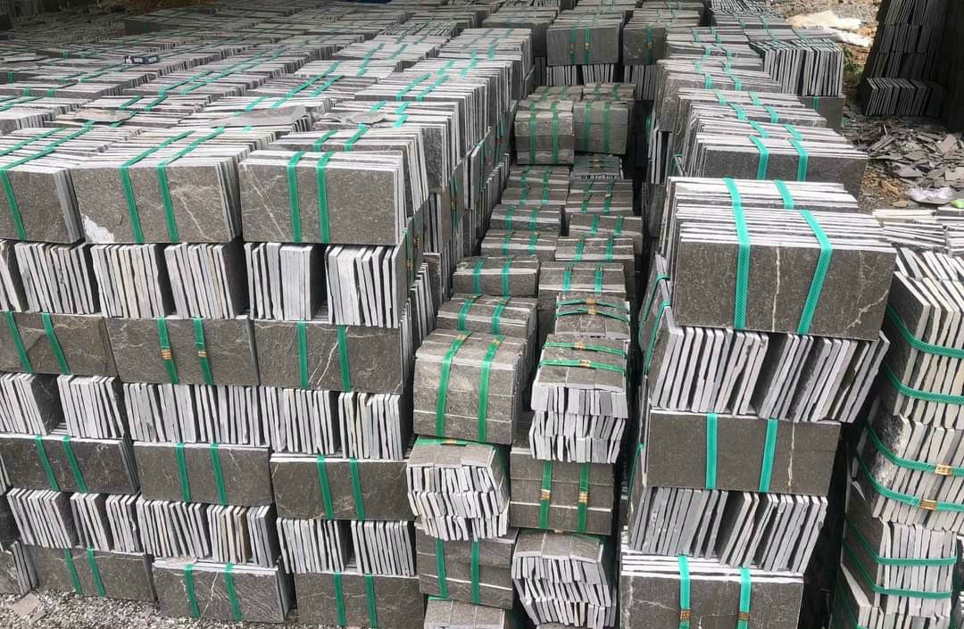 đá chẻ ốp hàng rào giá rẻ đá chẻ ốp hàng rào giá rẻ