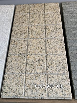 đá vàng bình định khò 18 ô 30x60